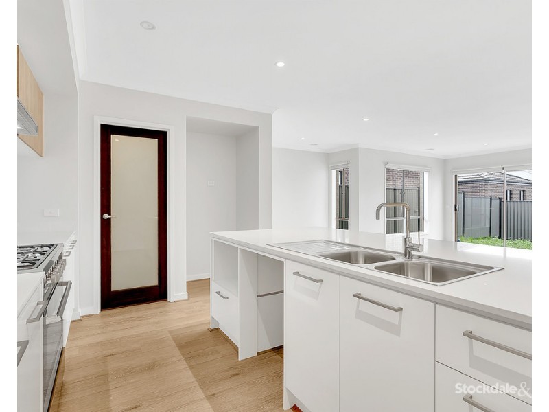 14 Scolopia Street, Craigieburn VIC 3064
