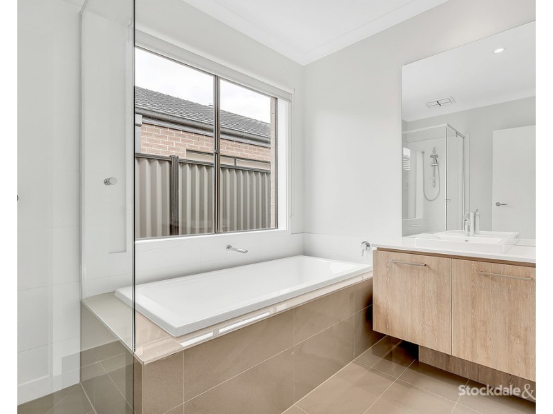 14 Scolopia Street, Craigieburn VIC 3064