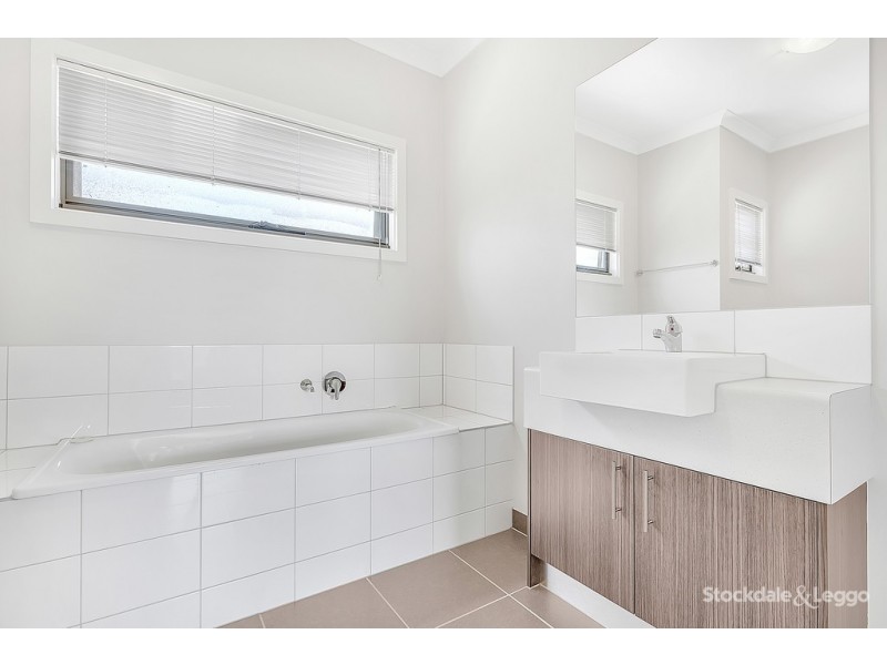 19 / 24 Healesville Loop, Craigieburn VIC 3064