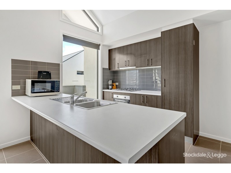 14 / 24-36 Healesville Loop, Craigieburn VIC 3064