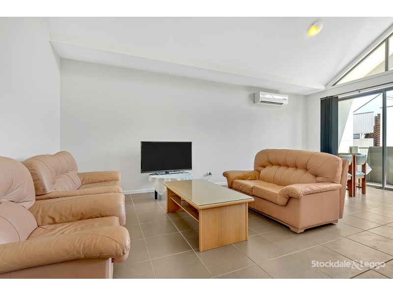 14 / 24-36 Healesville Loop, Craigieburn VIC 3064