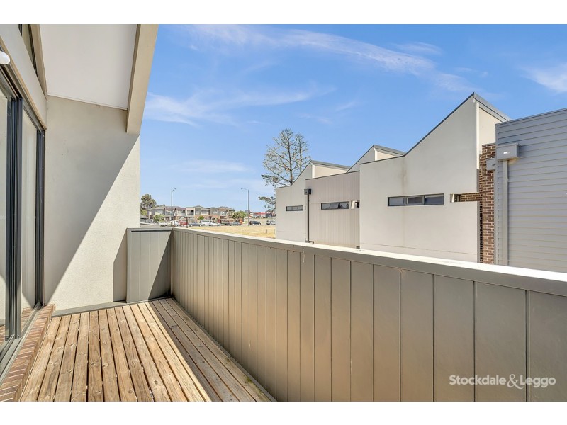 14 / 24-36 Healesville Loop, Craigieburn VIC 3064