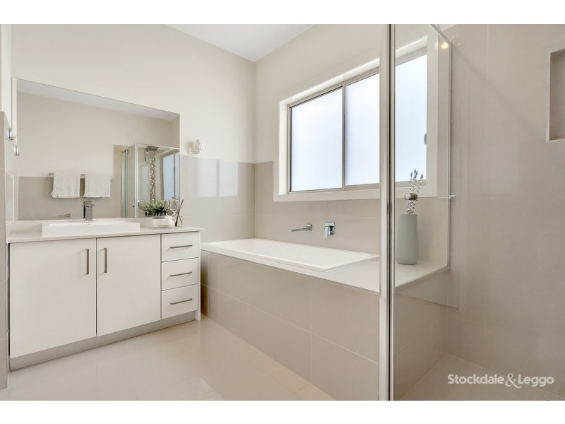 77 Bridgehaven Drive, Craigieburn VIC 3064