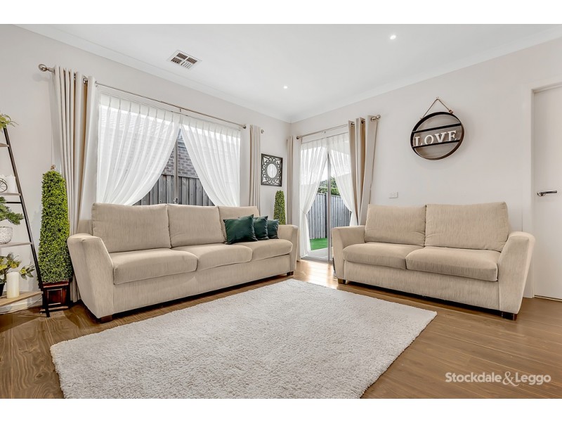 37 Rosette Parade, Mickleham VIC 3064