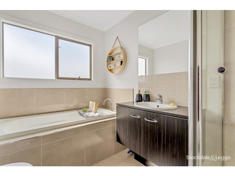 37 Rosette Parade, Mickleham VIC 3064