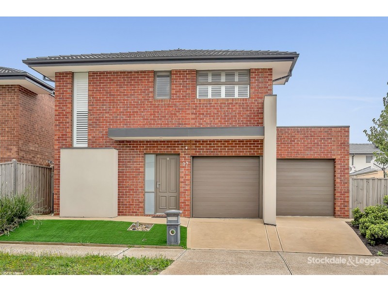 37 Rosette Parade, Mickleham VIC 3064
