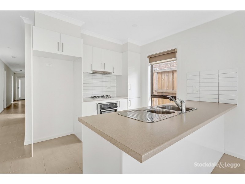 39 Highfield Drive, Mickleham VIC 3064