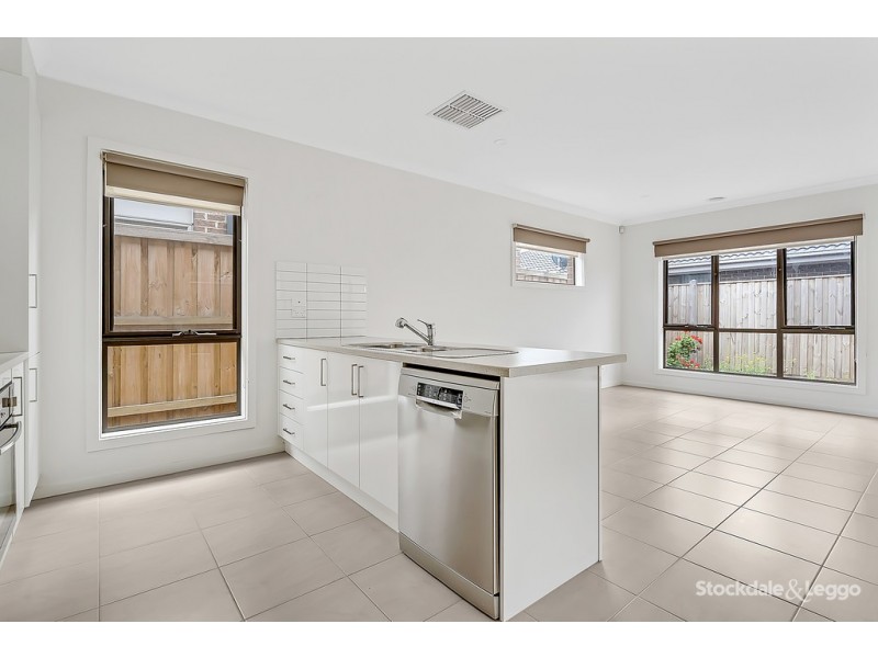 39 Highfield Drive, Mickleham VIC 3064