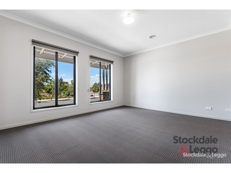 12 Whinfell Street, Mickleham VIC 3064