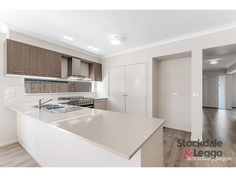 12 Whinfell Street, Mickleham VIC 3064