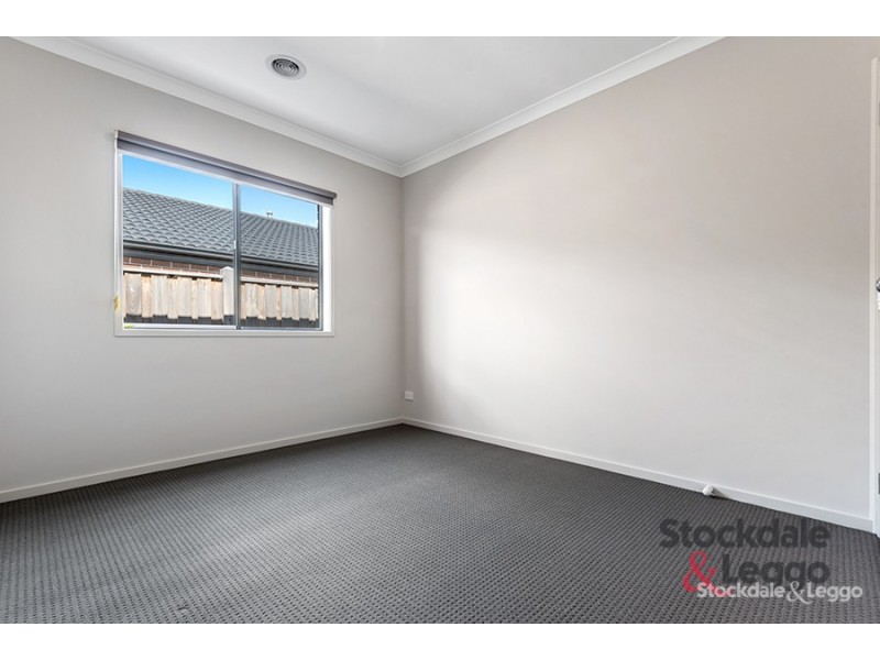 12 Whinfell Street, Mickleham VIC 3064