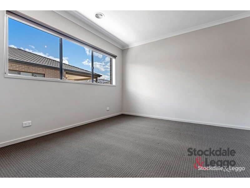 12 Whinfell Street, Mickleham VIC 3064