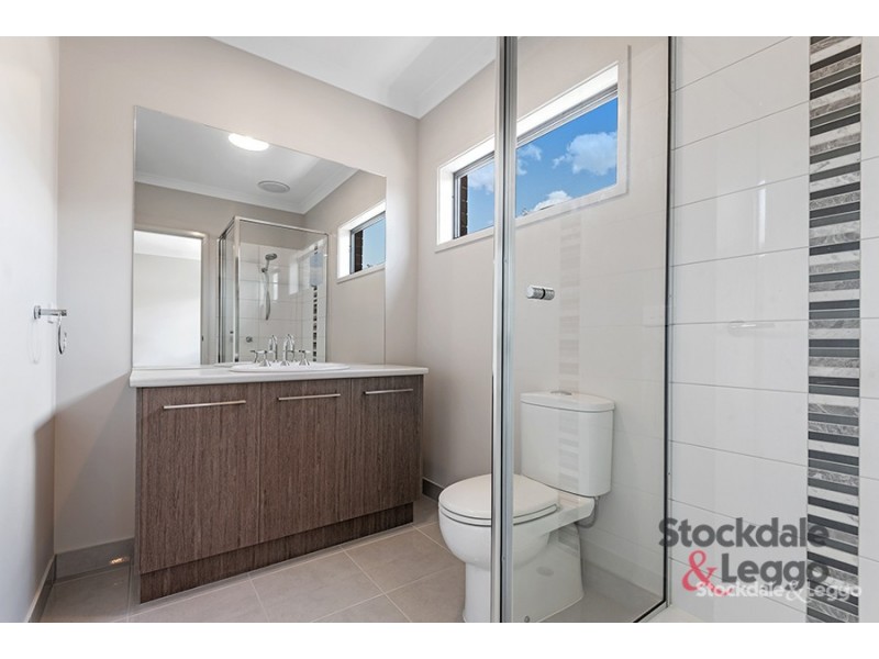 12 Whinfell Street, Mickleham VIC 3064