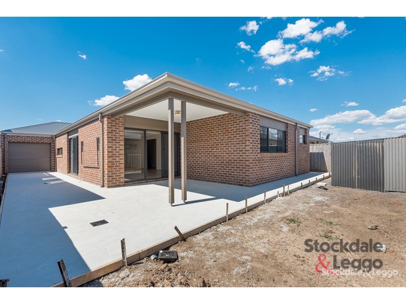 12 Whinfell Street, Mickleham VIC 3064