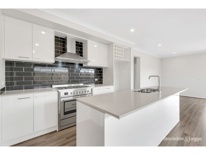 14 Naroon Drive, Kalkallo VIC 3064