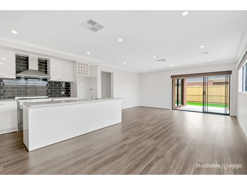 14 Naroon Drive, Kalkallo VIC 3064