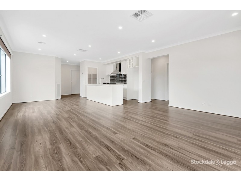 14 Naroon Drive, Kalkallo VIC 3064