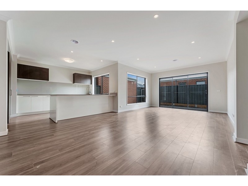 7 Paxton Street, Craigieburn VIC 3064
