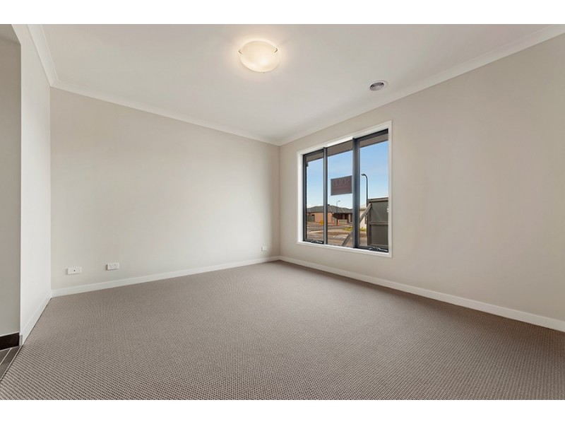7 Paxton Street, Craigieburn VIC 3064