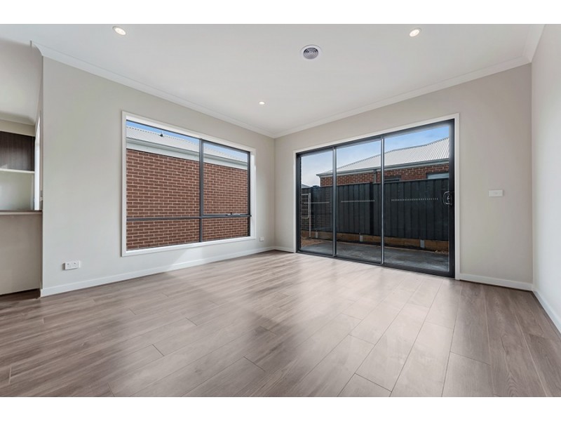 7 Paxton Street, Craigieburn VIC 3064