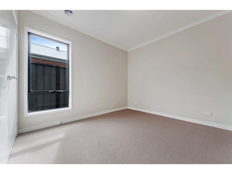 7 Paxton Street, Craigieburn VIC 3064