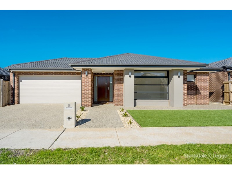 18 Camberwell Parade, Mickleham VIC 3064