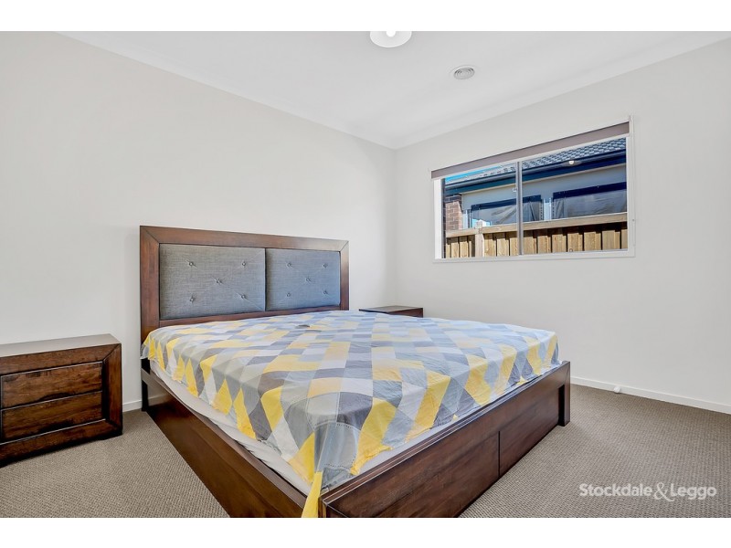 18 Camberwell Parade, Mickleham VIC 3064