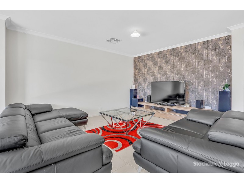 18 Camberwell Parade, Mickleham VIC 3064