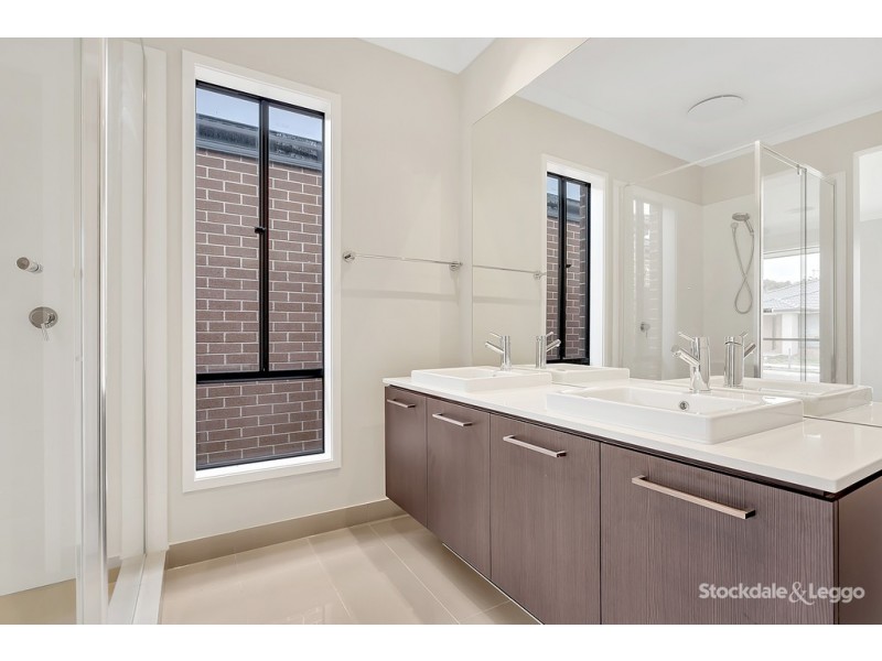 15 Mottlecah Circuit, Craigieburn VIC 3064