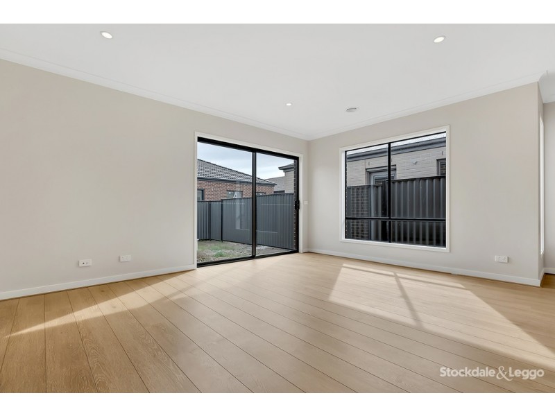 15 Mottlecah Circuit, Craigieburn VIC 3064