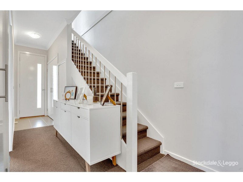 25 / 24-36 Healesville Loop, Craigieburn VIC 3064