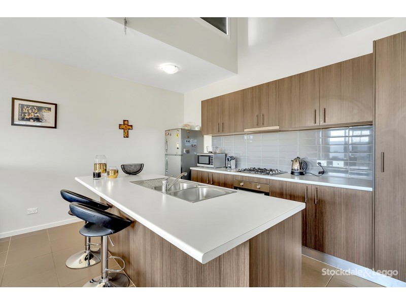 25 / 24-36 Healesville Loop, Craigieburn VIC 3064