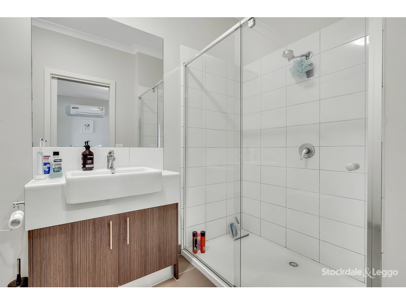 25 / 24-36 Healesville Loop, Craigieburn VIC 3064