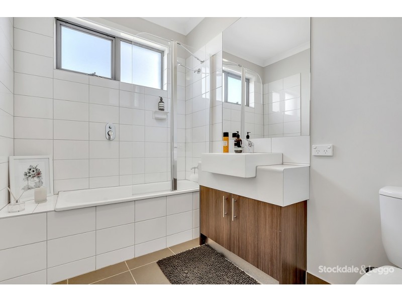 25 / 24-36 Healesville Loop, Craigieburn VIC 3064