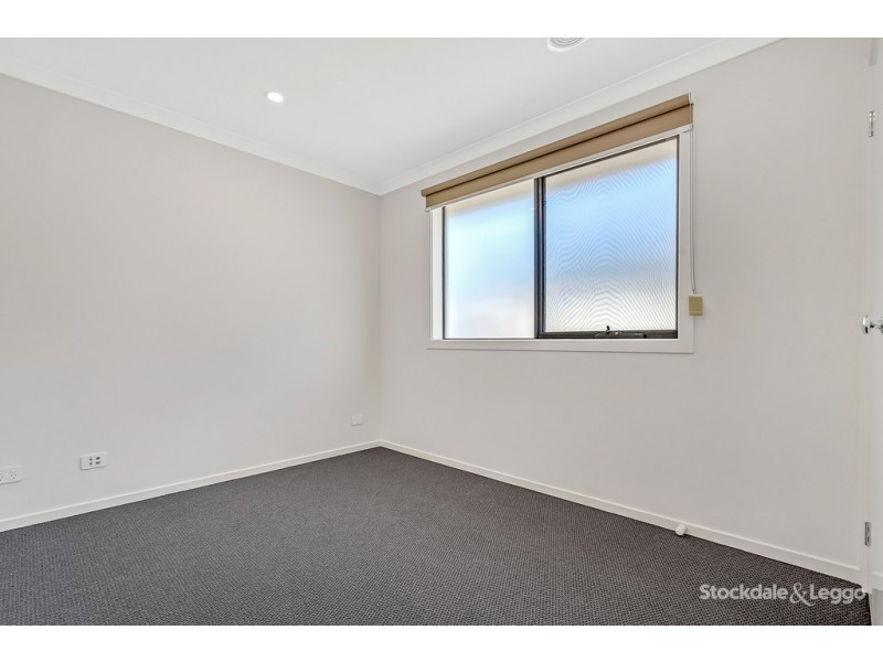 9 Caddington Lane, Mickleham VIC 3064