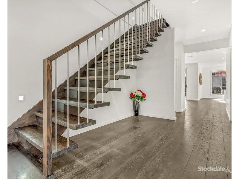 5 Freshwater Drive, Craigieburn VIC 3064