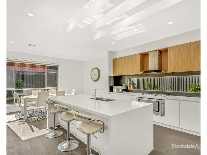 5 Freshwater Drive, Craigieburn VIC 3064