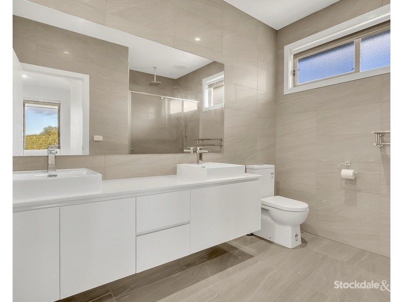 5 Freshwater Drive, Craigieburn VIC 3064