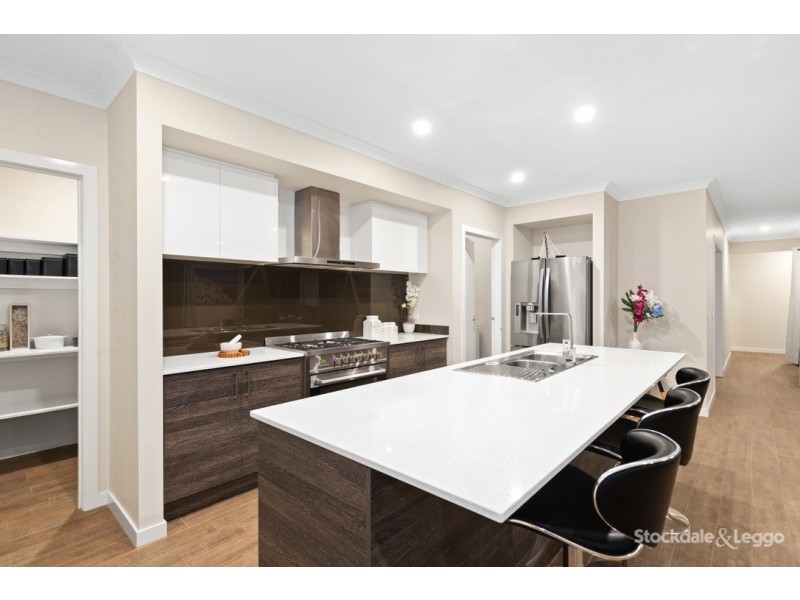 15 Mangrove Way, Craigieburn VIC 3064