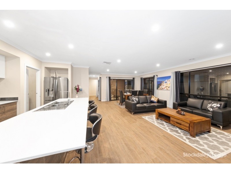 15 Mangrove Way, Craigieburn VIC 3064