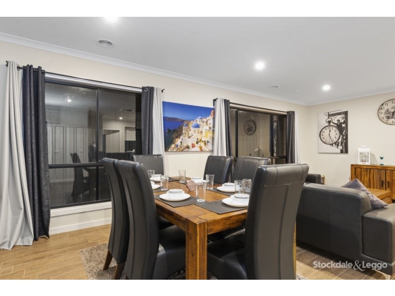 15 Mangrove Way, Craigieburn VIC 3064