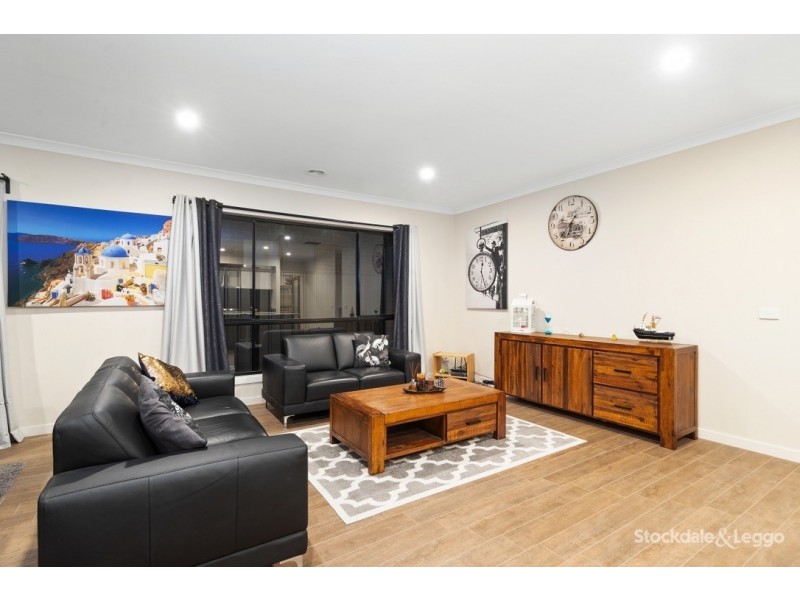 15 Mangrove Way, Craigieburn VIC 3064