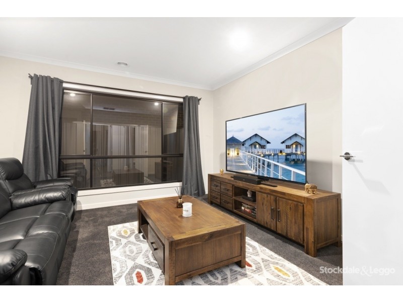 15 Mangrove Way, Craigieburn VIC 3064