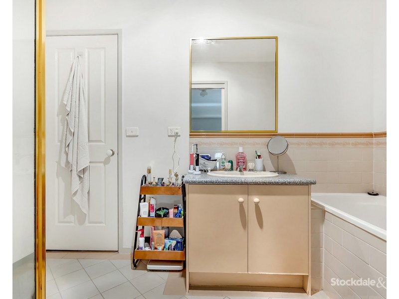 12 Weir Court, Roxburgh Park VIC 3064