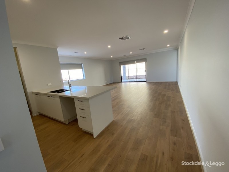 34 Maiden Drive, Sunbury VIC 3429