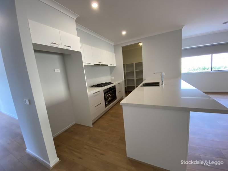 34 Maiden Drive, Sunbury VIC 3429