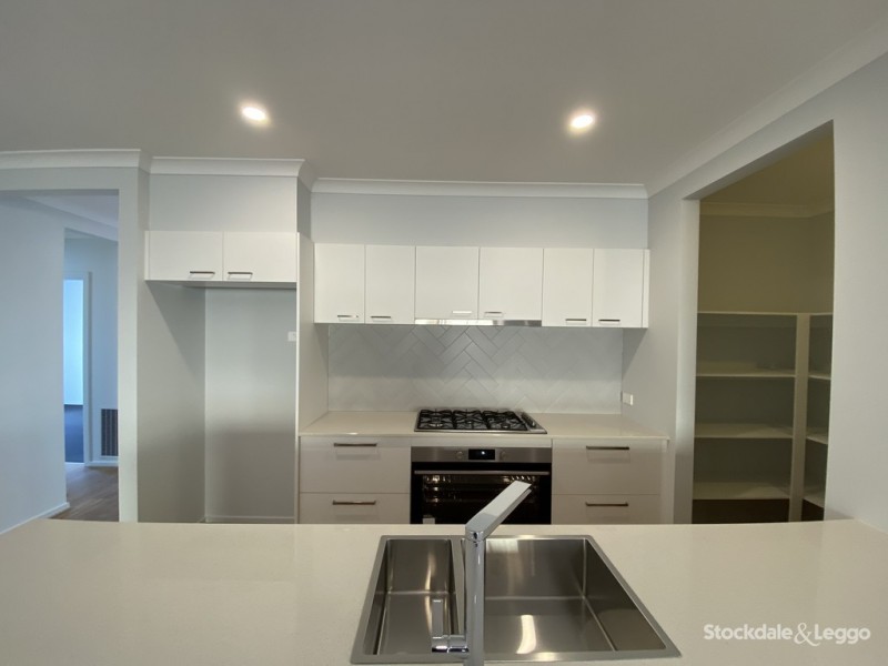 34 Maiden Drive, Sunbury VIC 3429