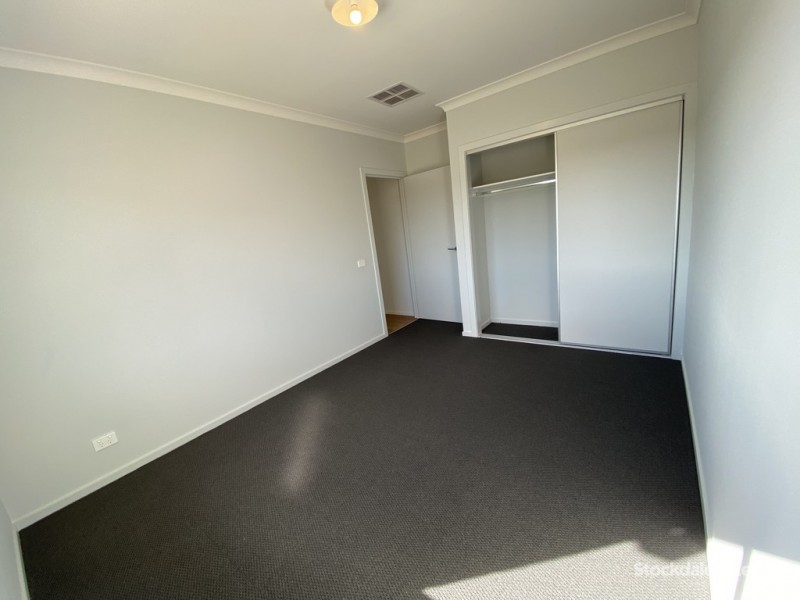 34 Maiden Drive, Sunbury VIC 3429