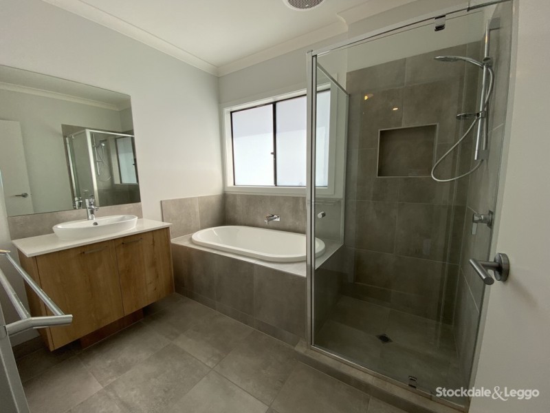 34 Maiden Drive, Sunbury VIC 3429