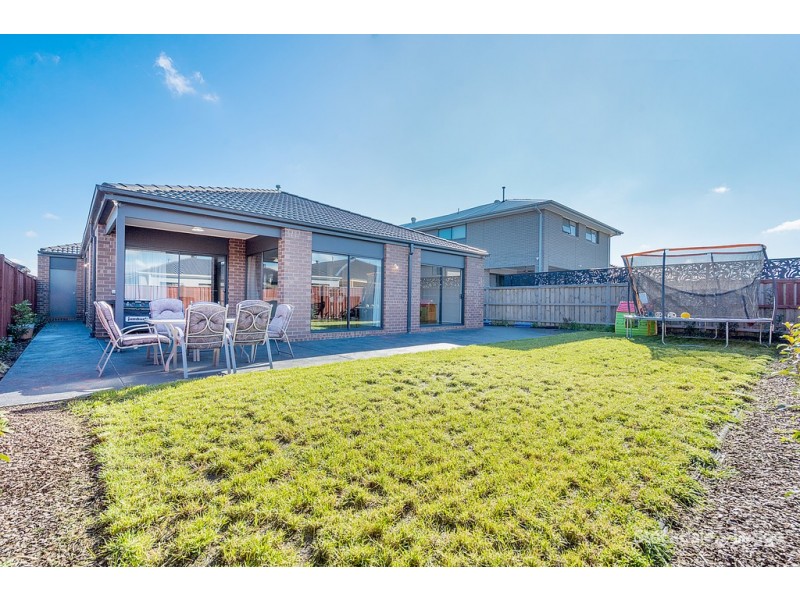 52 Cascade Drive, Beveridge VIC 3753